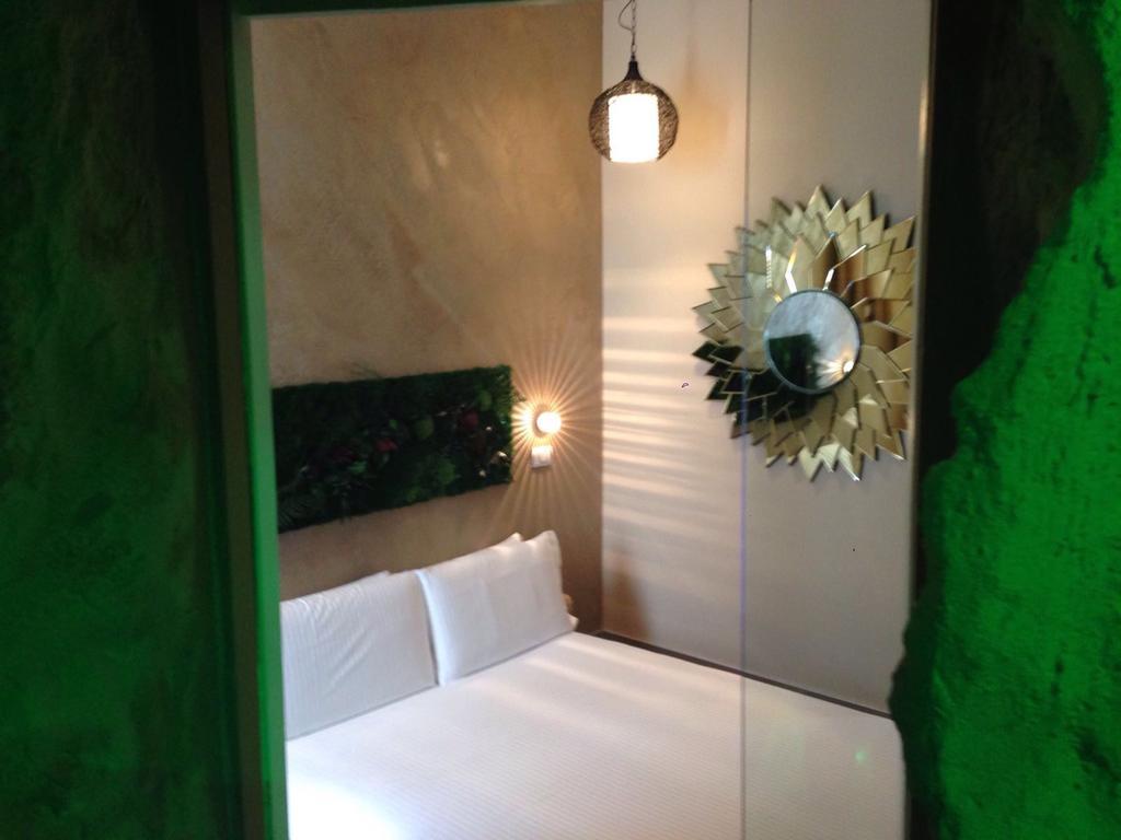 Pensión Irooms Station 4*