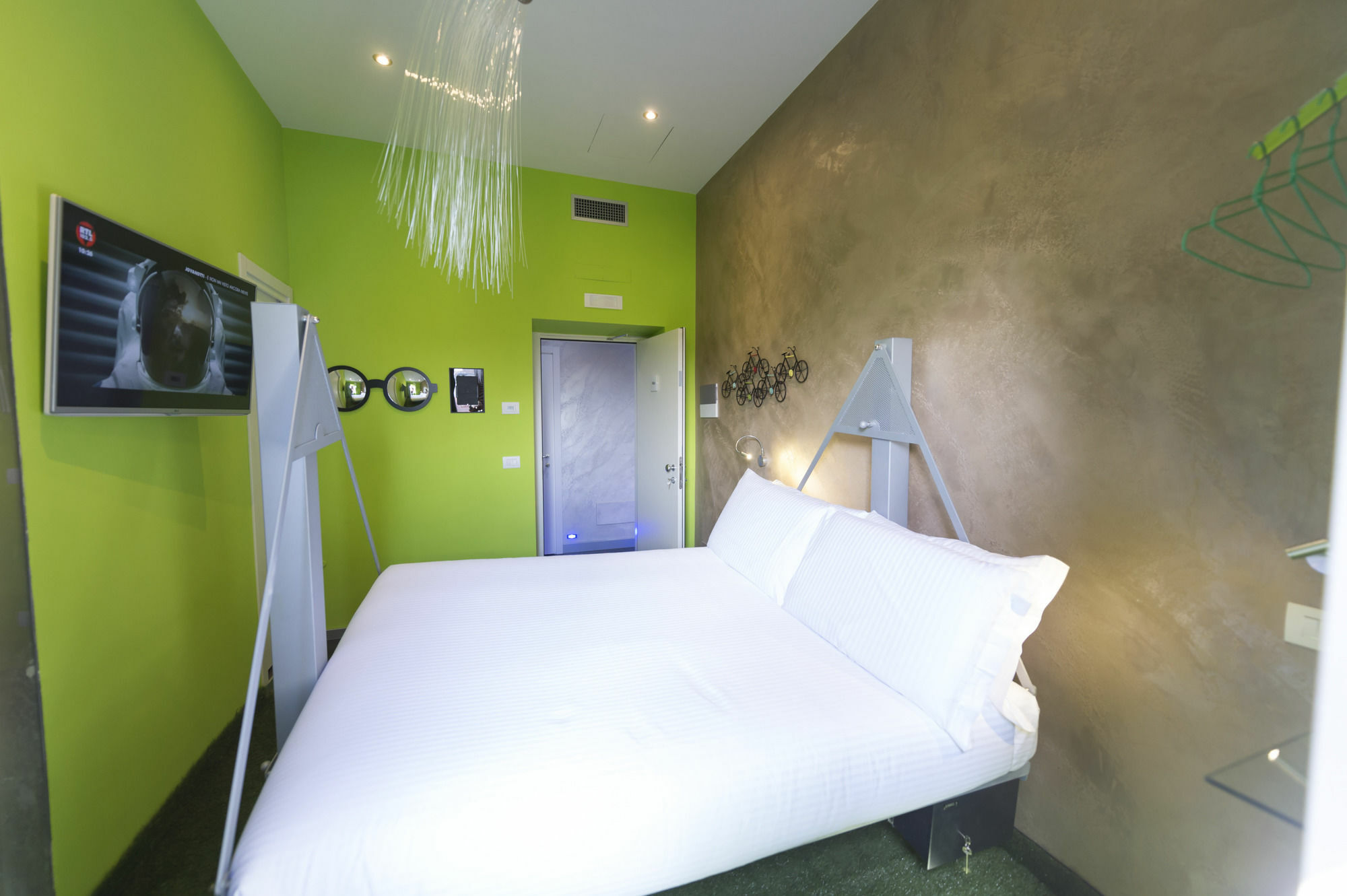 Irooms Station Pensión 4*