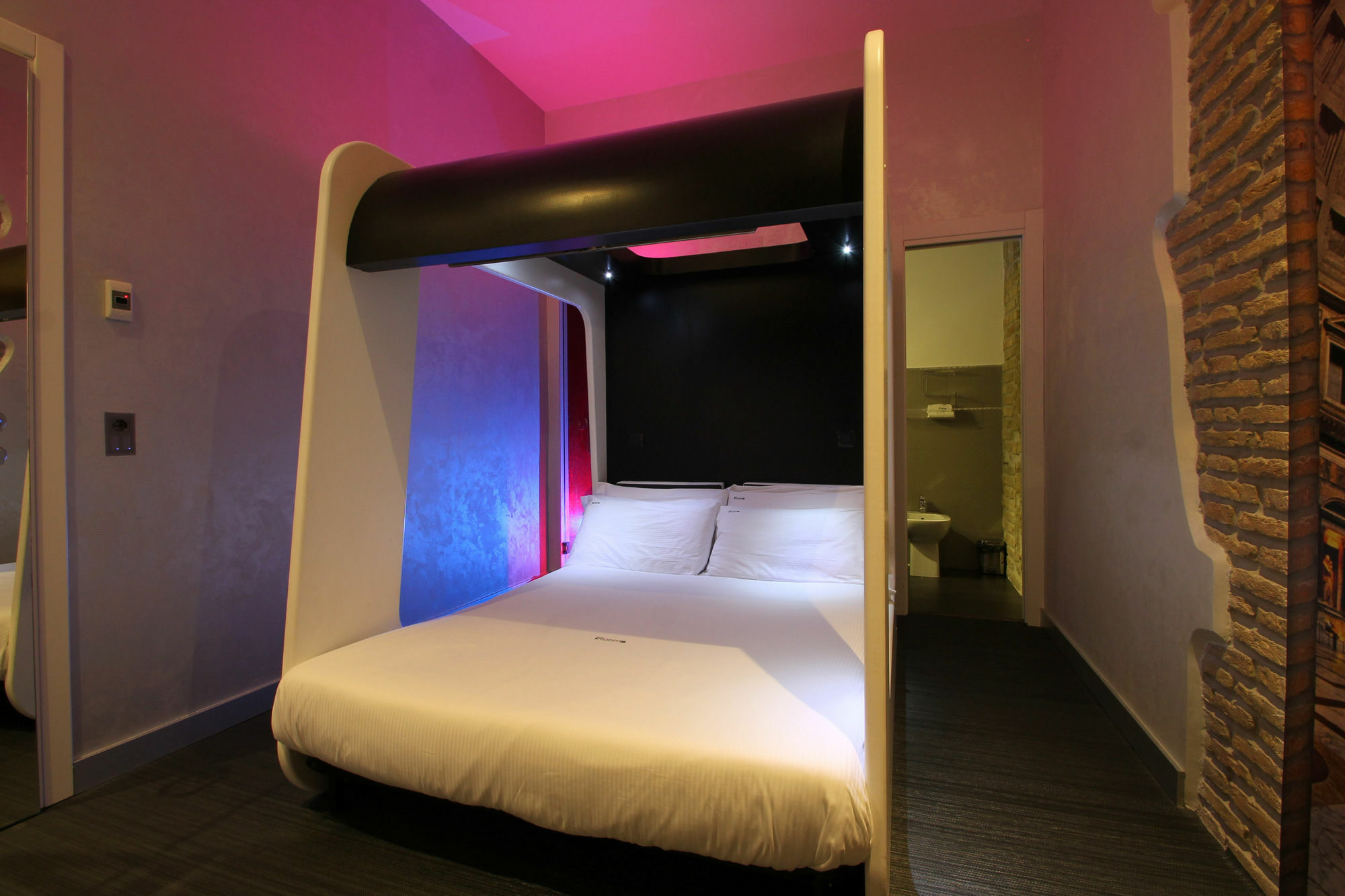 Irooms Station Pensión